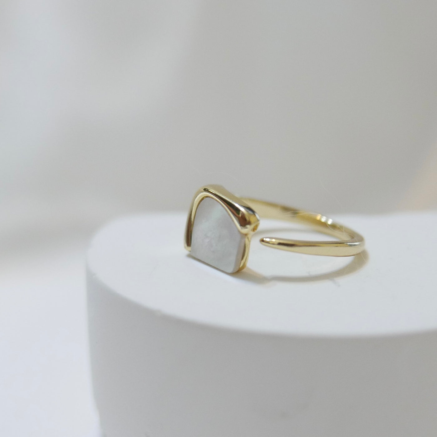 Gigi Banded Ring with Baguette Mother of Pearl in 14K Gold – Adore Adorn