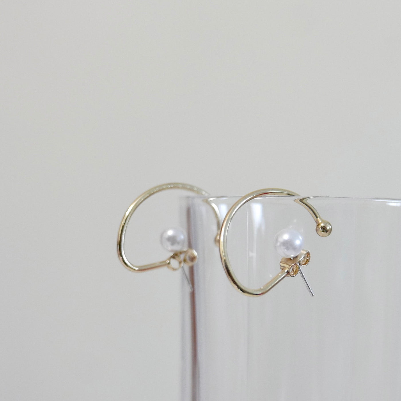 Myra Pearl Earrings With Cuff