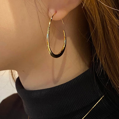 Lela Sleek Oval Hoop Earrings