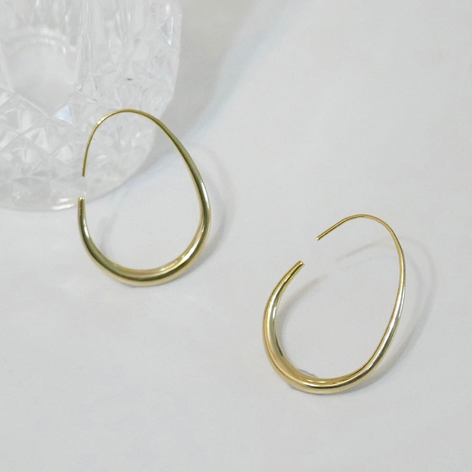 Lela Sleek Oval Hoop Earrings