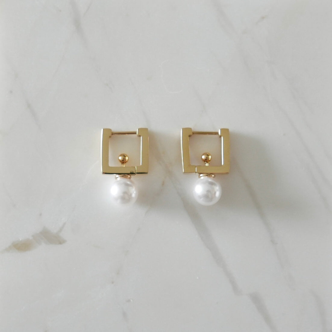Markita 4-Way Pearl Earrings
